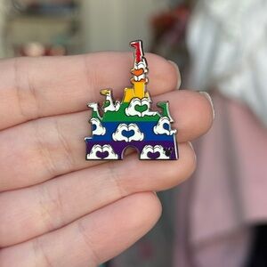Disney Parks WDW 2025 Hidden Disney Wave B Pride Hearts Castle Mystery Pin